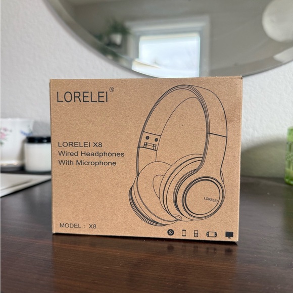 Lorelei X8 Wired Headphones with Microphone